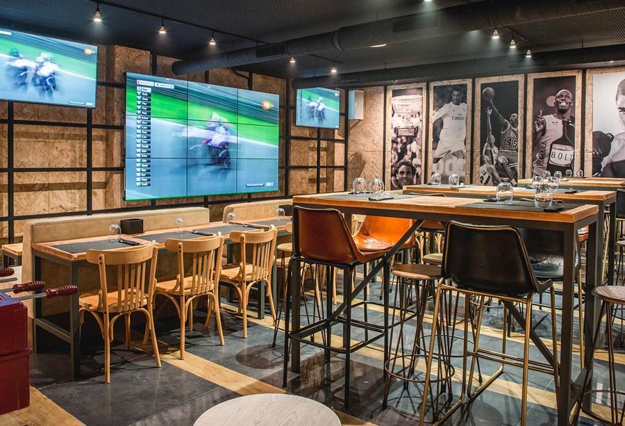 Hotel Be Live Adults Only Marivent Palma de Mallorca Exterior photo Interior of the bar