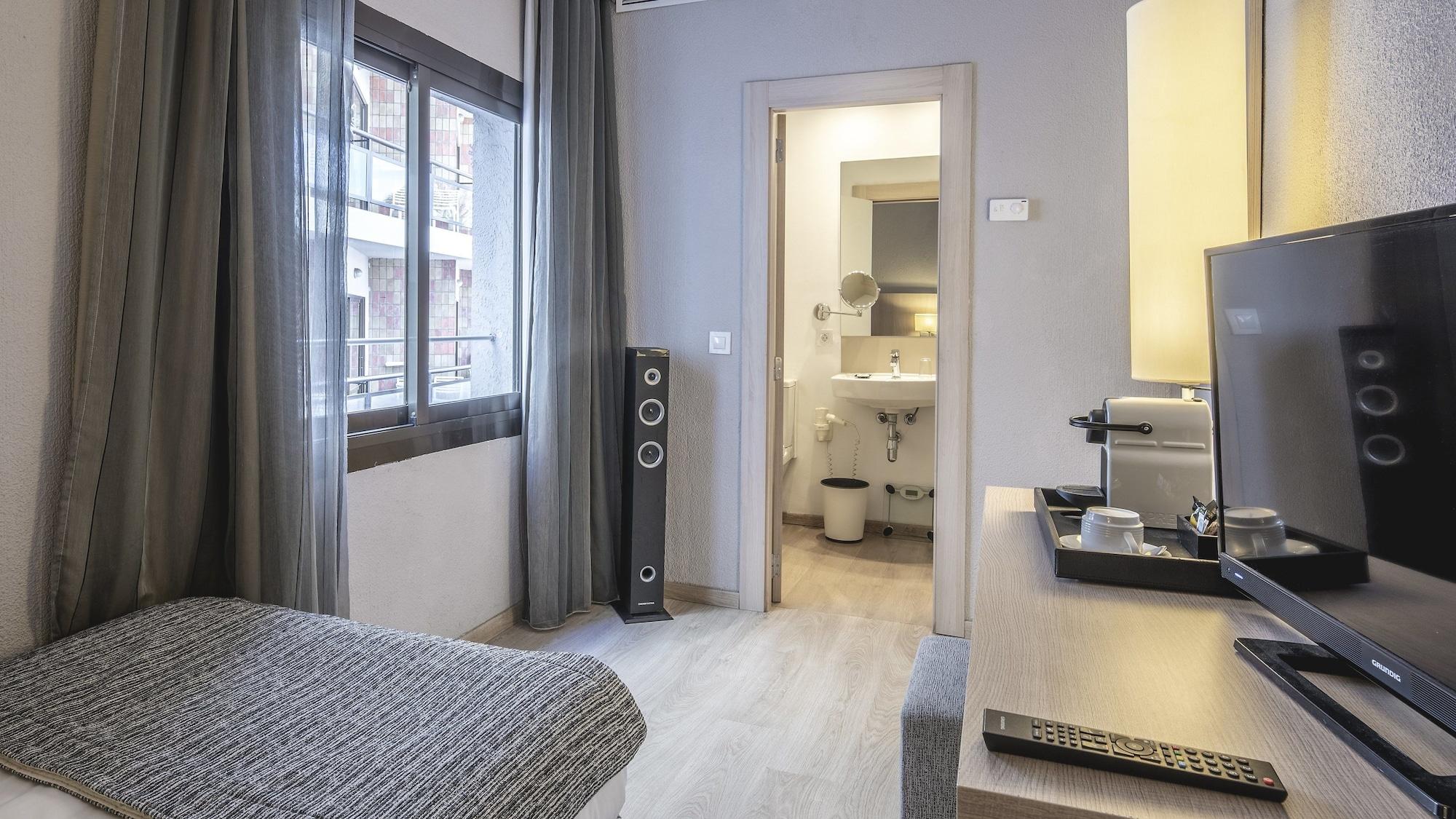 Hotel Be Live Adults Only Marivent Palma de Mallorca Exterior photo Room in the hotel