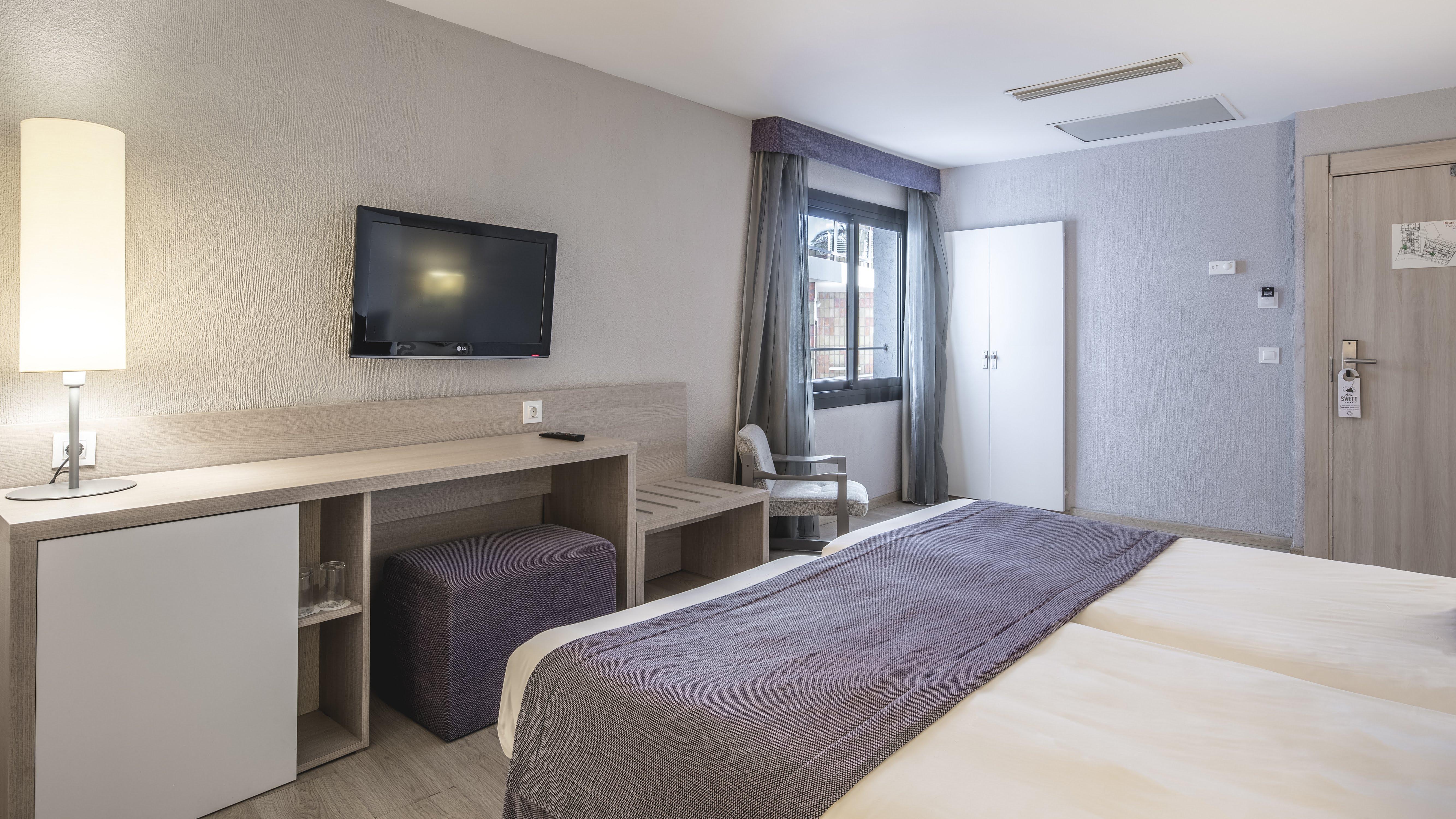 Hotel Be Live Adults Only Marivent Palma de Mallorca Exterior photo Room at the hotel