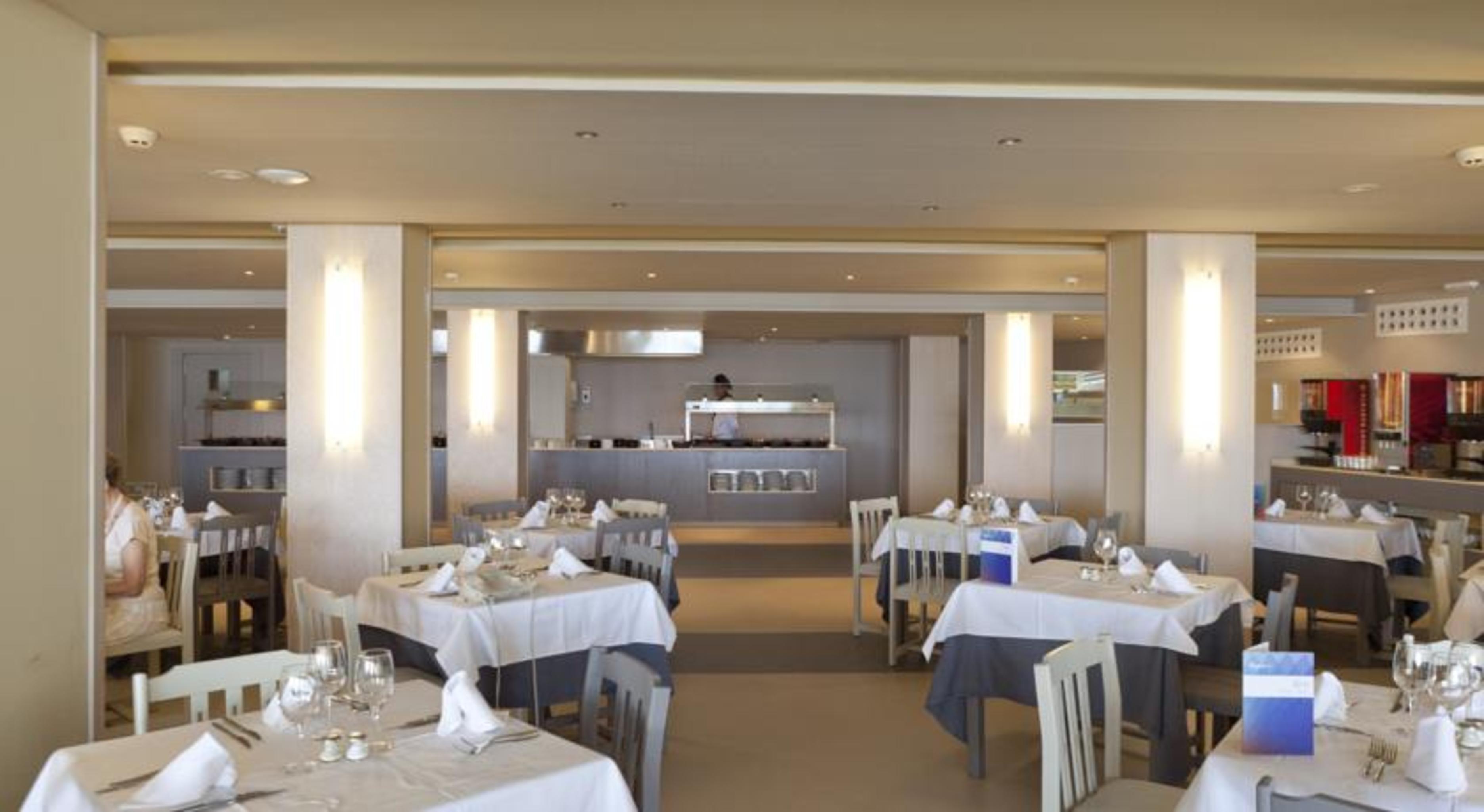 Hotel Be Live Adults Only Marivent Palma de Mallorca Exterior photo Interior of the restaurant