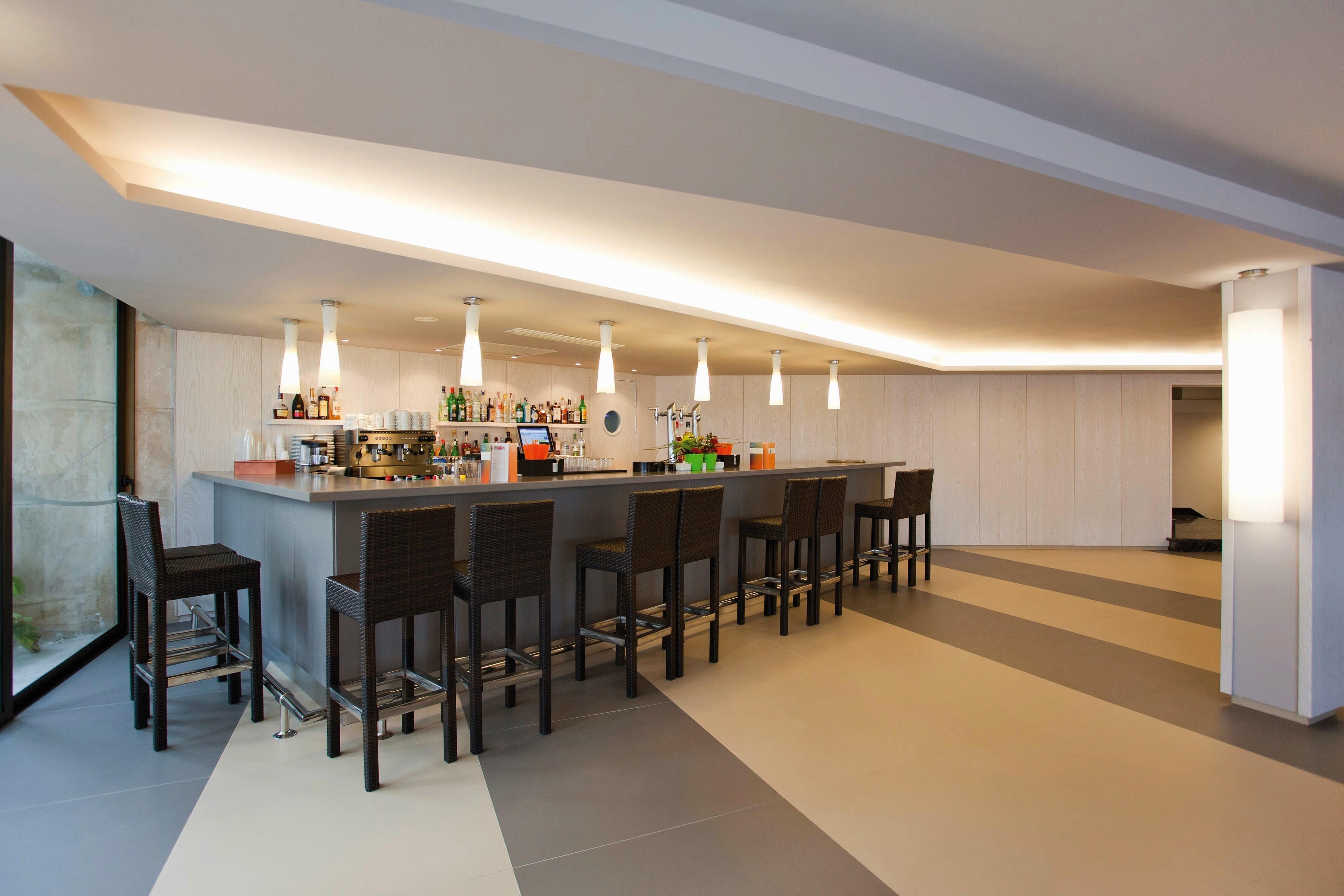Hotel Be Live Adults Only Marivent Palma de Mallorca Exterior photo The bar at the hotel