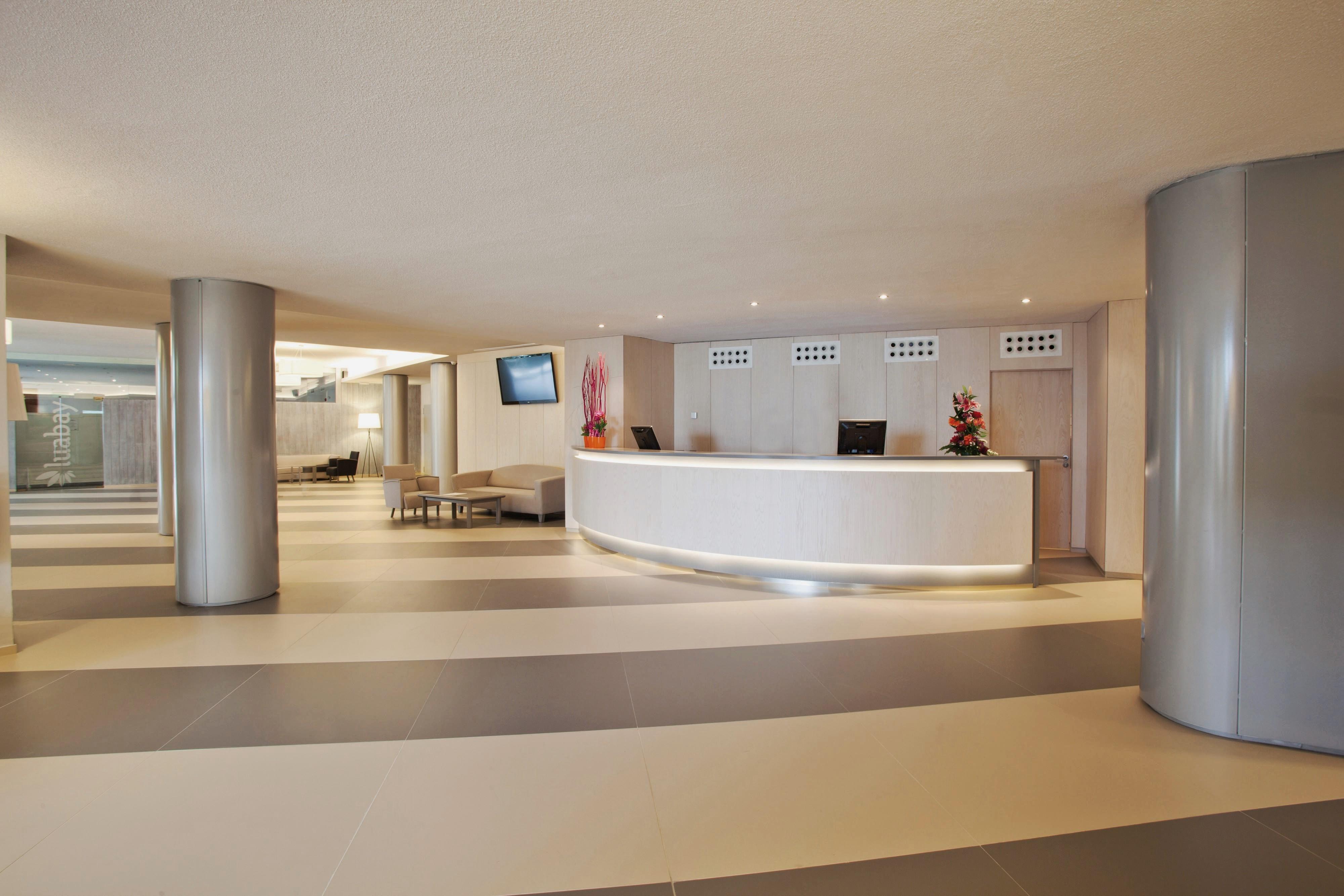 Hotel Be Live Adults Only Marivent Palma de Mallorca Exterior photo Reception